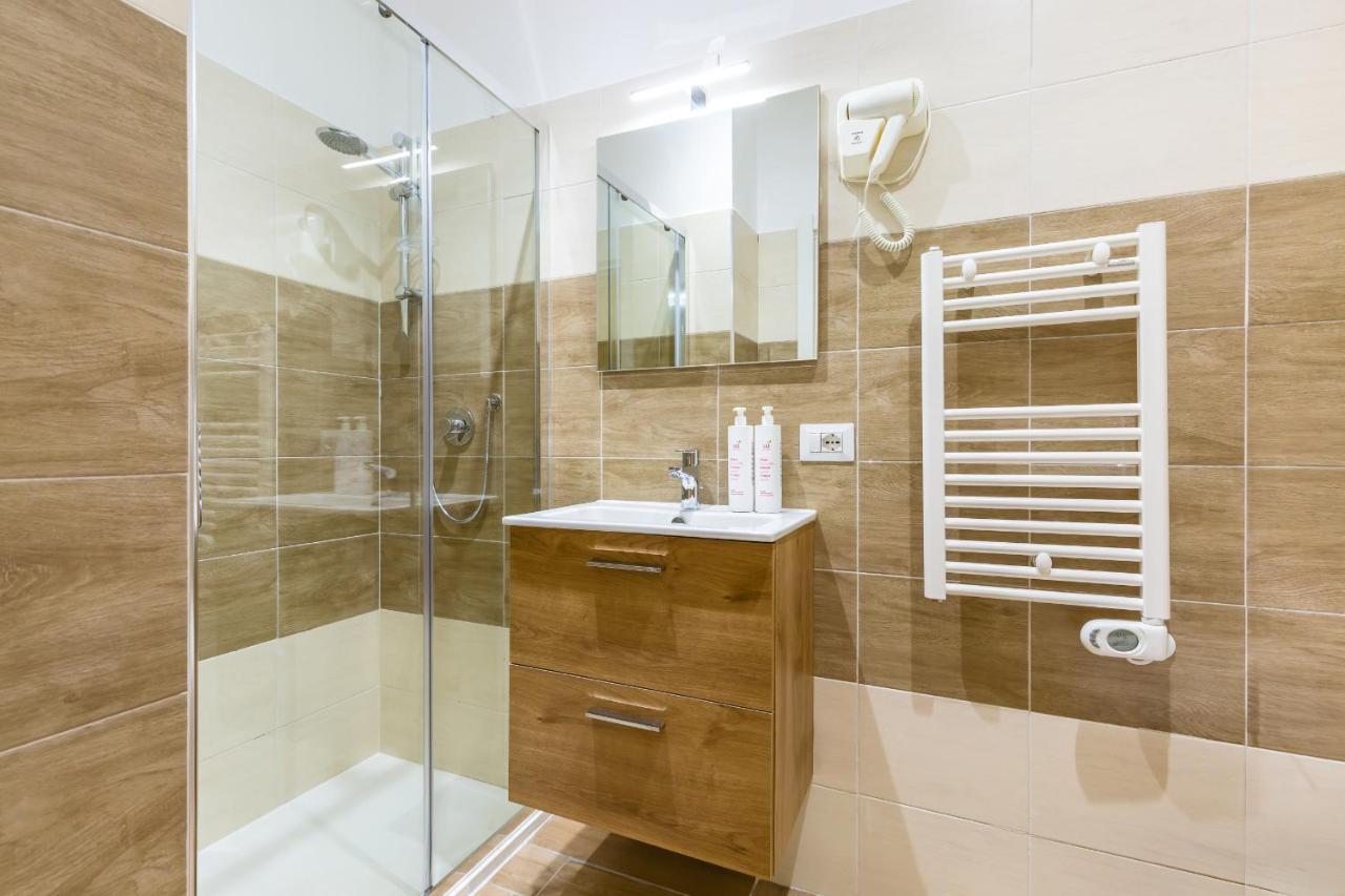 Central Station Apartments & Suites Napoli Eksteriør billede
