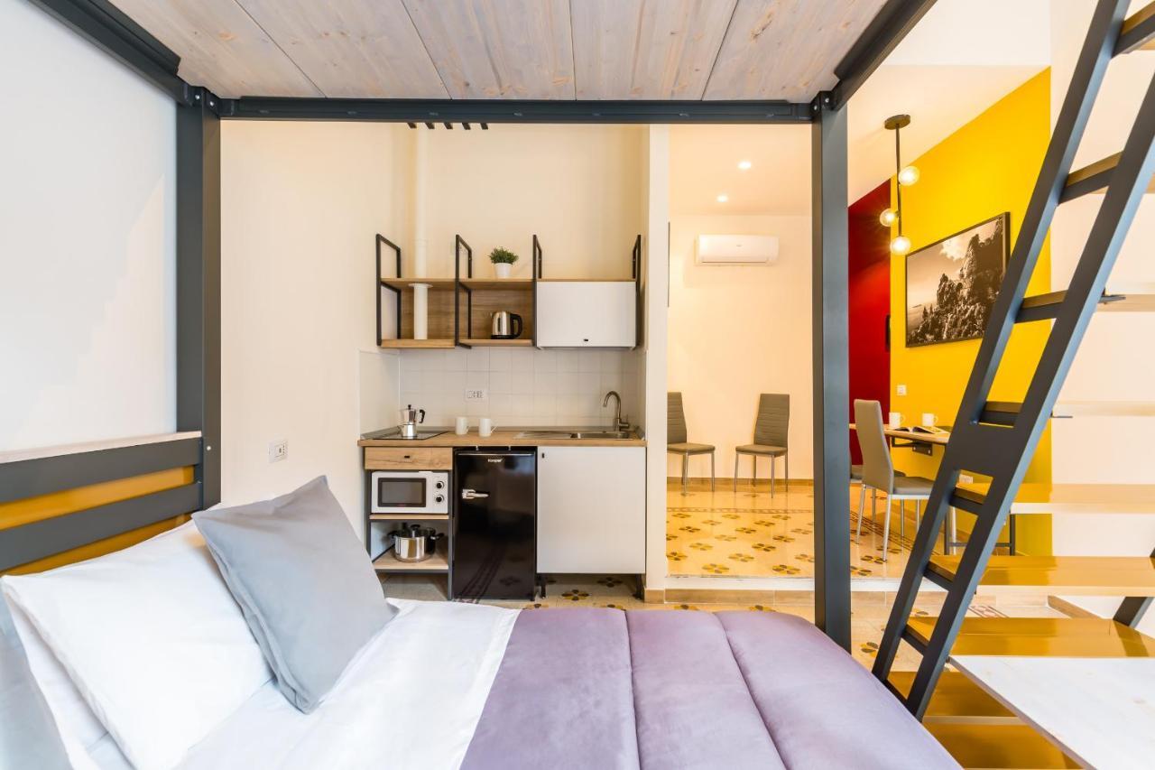 Central Station Apartments & Suites Napoli Eksteriør billede