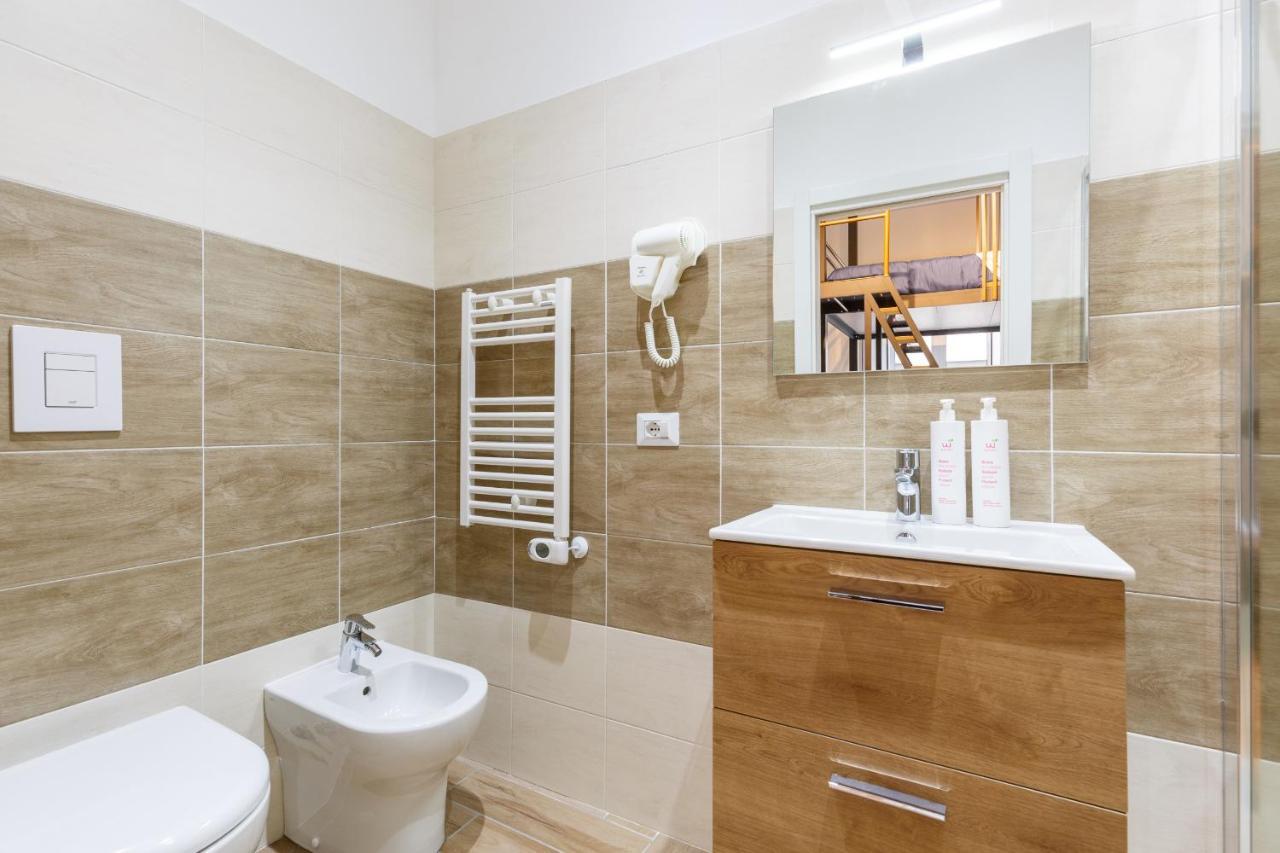 Central Station Apartments & Suites Napoli Eksteriør billede