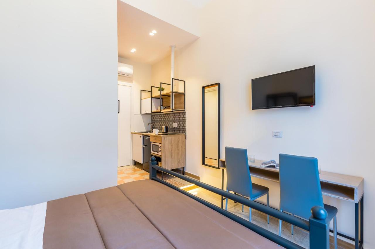 Central Station Apartments & Suites Napoli Eksteriør billede